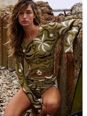 Abysse Poppler Surf Rash Guard with Hoffman High-Waisted Boyshort Surf Bottoms